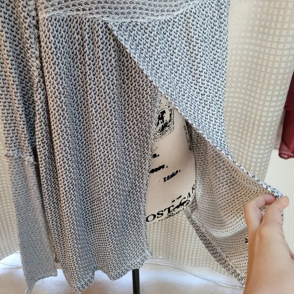 We the Free Split Back Henley Oversized Raw Hem Top - Size S - Picture 12 of 13